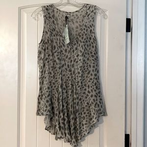 Grey Leopard Print Top Very Lightweight Flowey Sleeveless Blouse Large NWT
